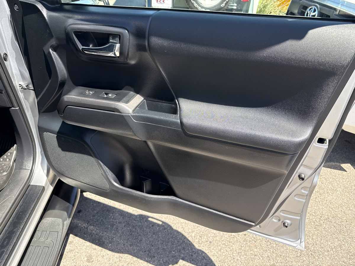 Used 2019 Toyota Tacoma TRD Sport AWD/4WD image 20