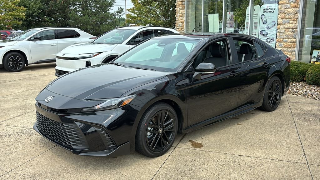 New 2026 Toyota Camry SE FWD image 3