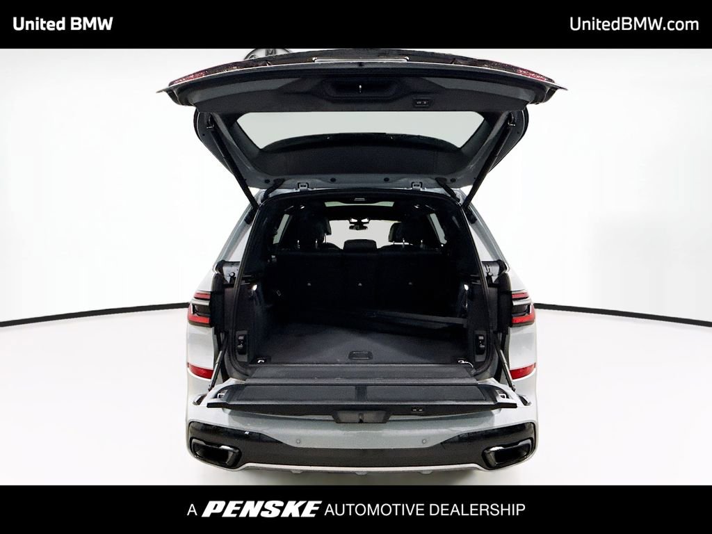 Used 2024 BMW X7 xDrive40i w/ Executive Package image 14