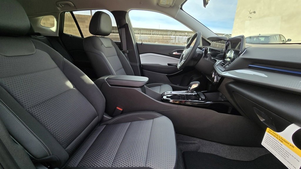 New 2025 Chevrolet Trax LT w/ Driver Confidence Package image 37