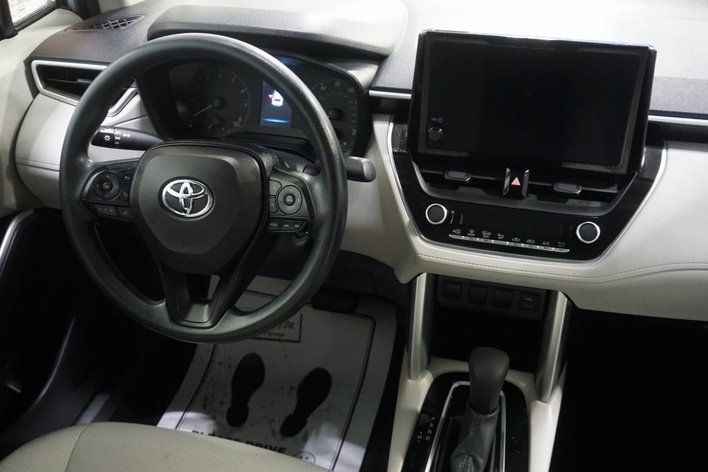 Certified 2023 Toyota Corolla Cross L image 27