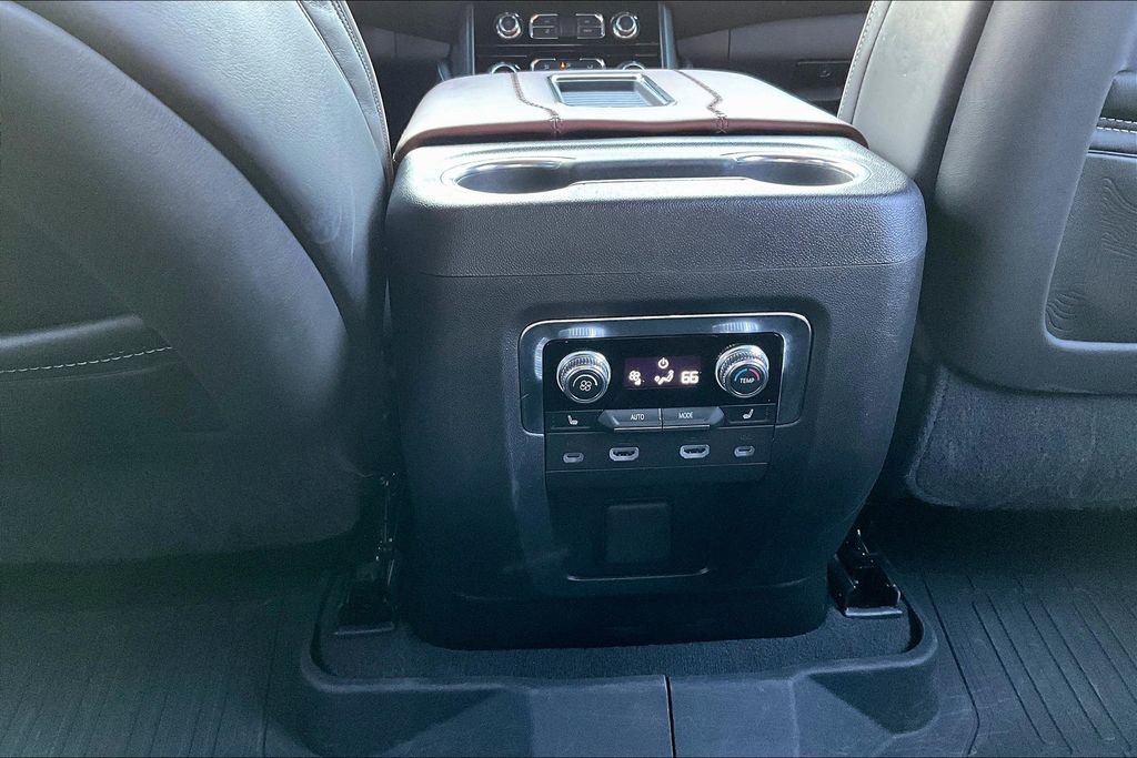 Used 2023 GMC Yukon Denali Ultimate image 35