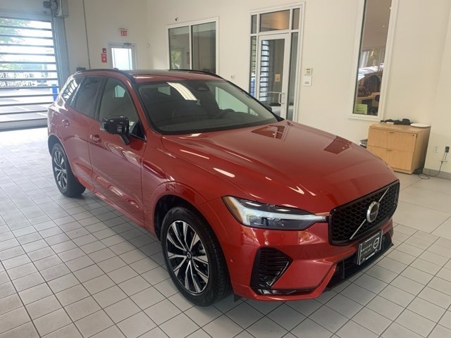 Certified 2023 Volvo XC60 B5 Plus image 3