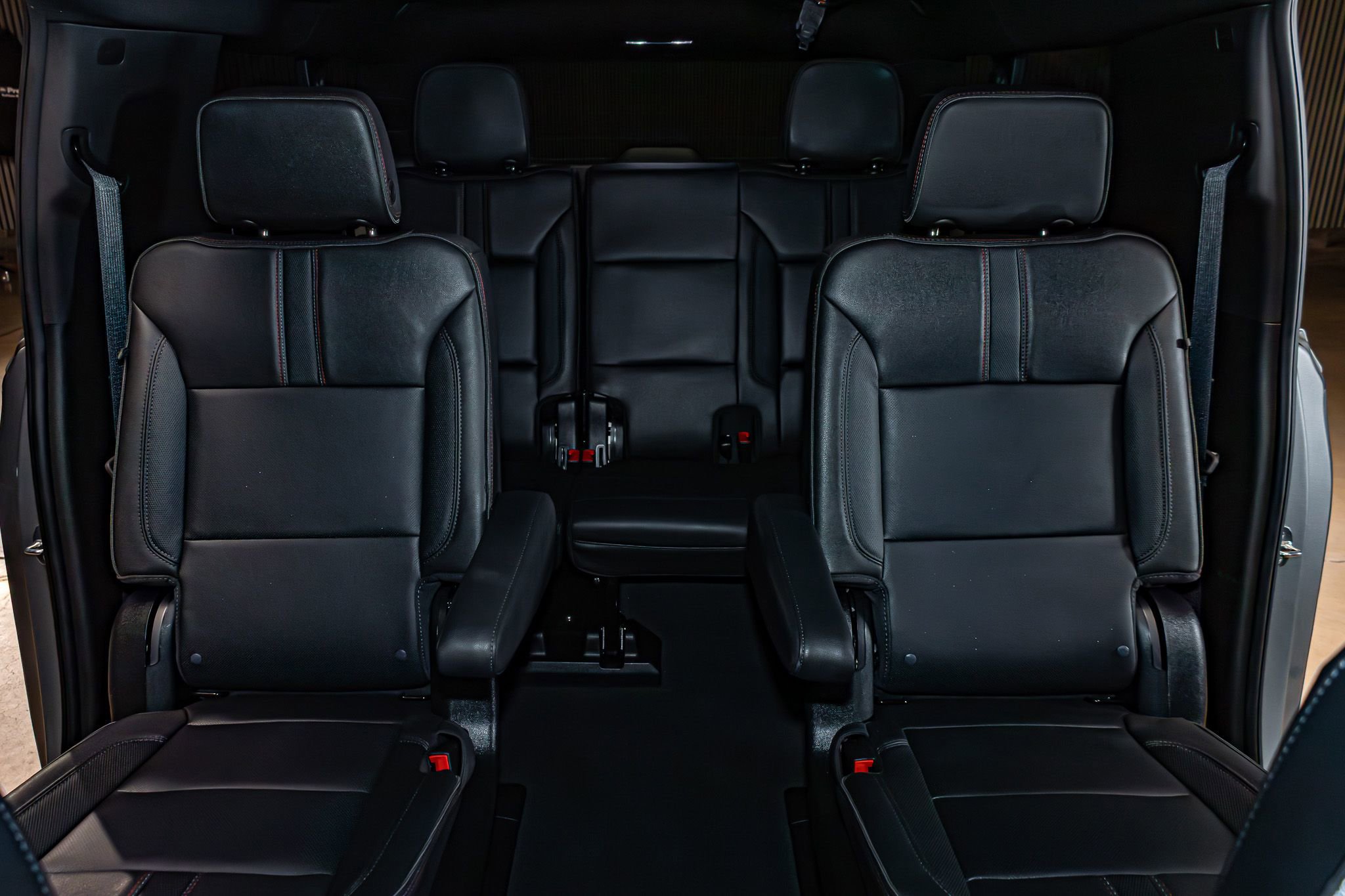 Used 2024 Chevrolet Suburban RST w/ Luxury Package AWD/4WD image 24