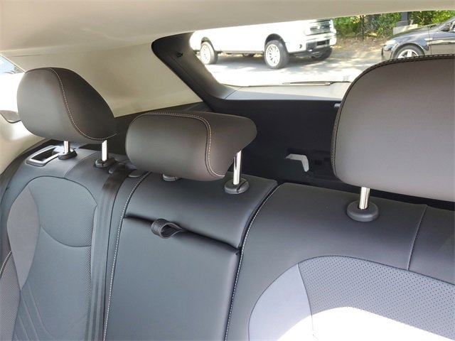 New 2025 Volkswagen Tiguan SE image 16