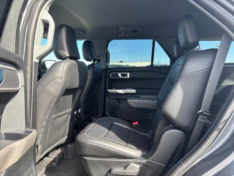 Used 2022 Ford Explorer XLT w/ Equipment Group 202A image 13
