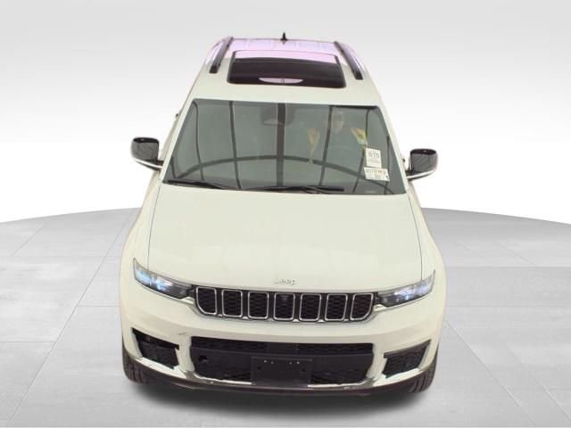 Used 2024 Jeep Grand Cherokee L Limited w/ Luxury Tech Group II image 2