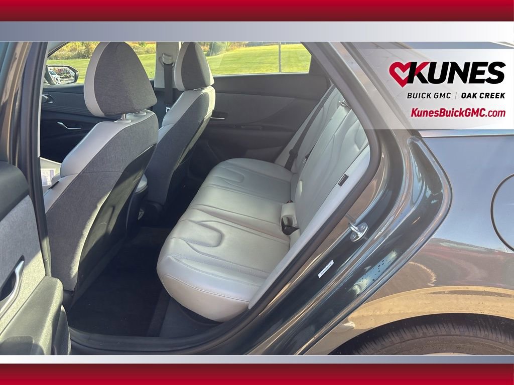 Used 2025 Hyundai Elantra Limited image 24