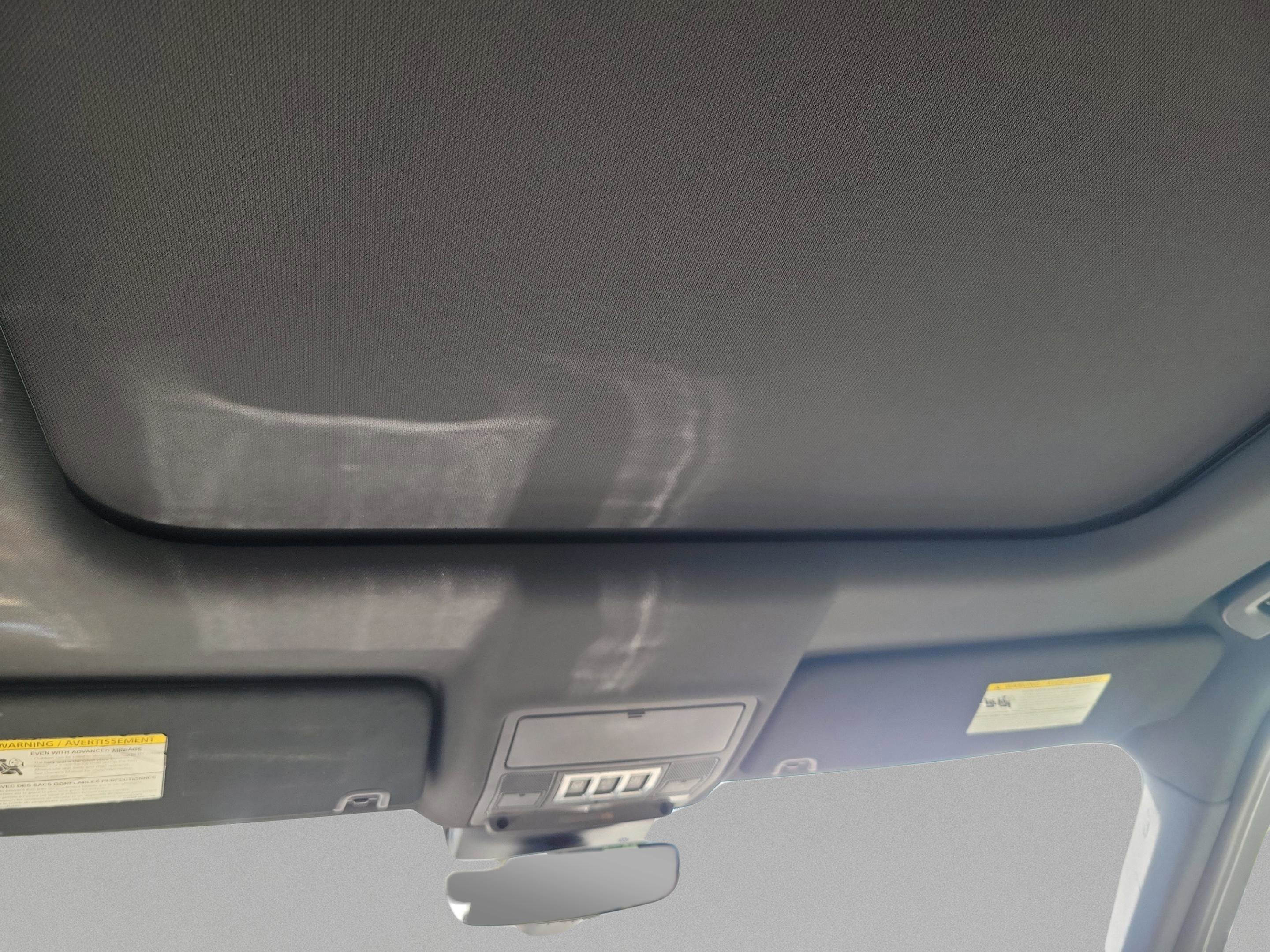 Used 2018 Land Rover Discovery HSE image 27