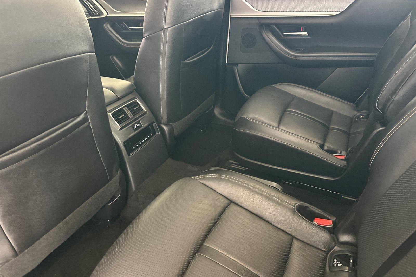 Used 2024 MAZDA CX-90 3.3 Turbo w/ Premium Package AWD/4WD image 9