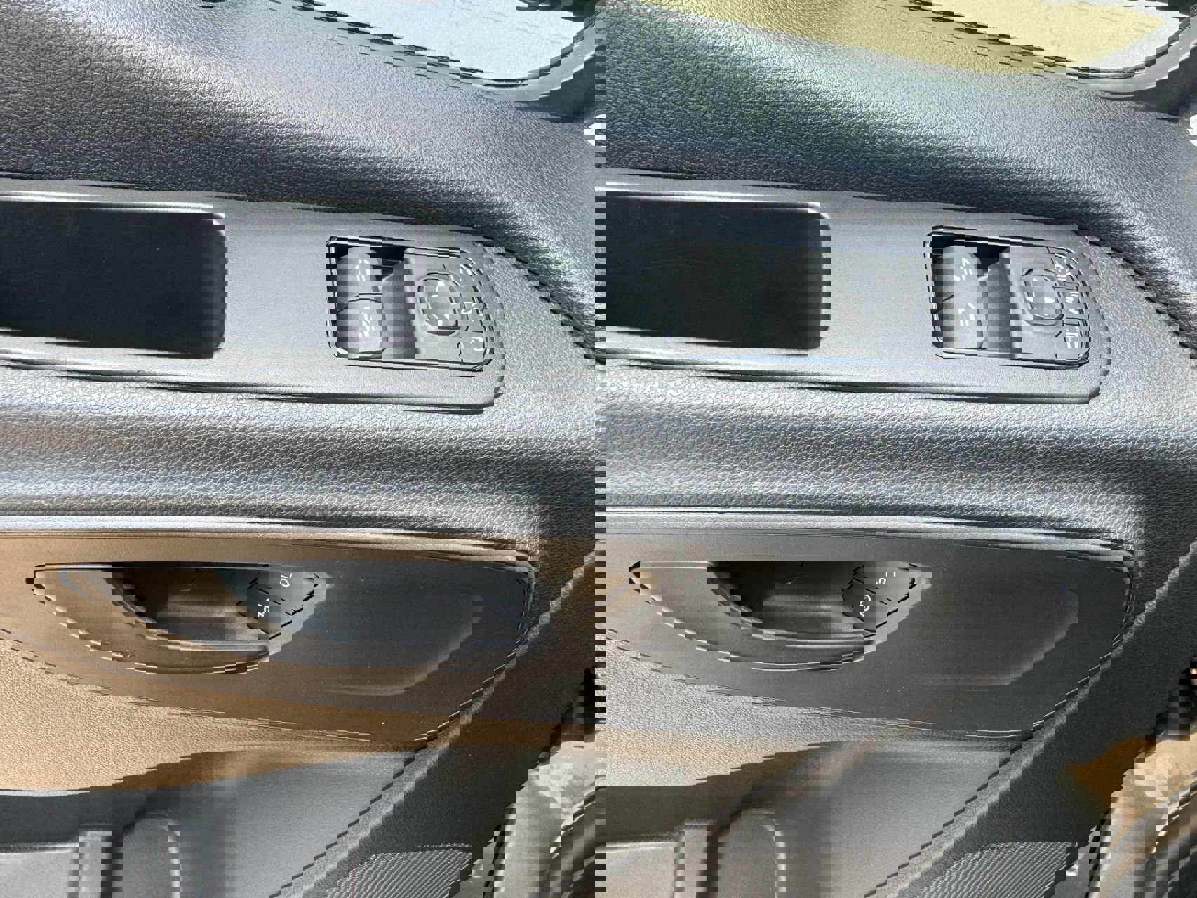 Used 2019 Mercedes-Benz Sprinter 2500 image 13