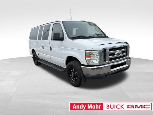 Used 2013 Ford E-350 and Econoline 350 XLT image 3