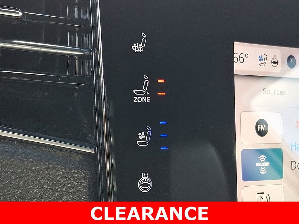 Used 2024 Jeep Wagoneer L Series II w/ Flexible Seating Group image 24