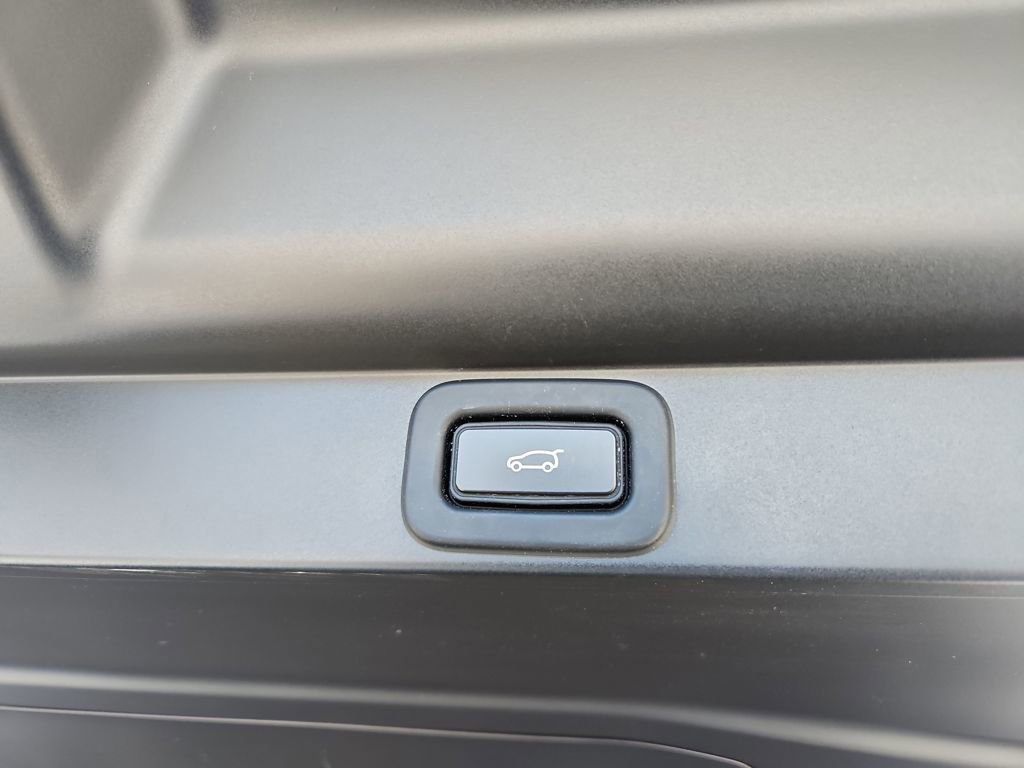 Used 2023 Land Rover Range Rover Long Wheelbase SE image 38