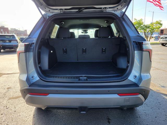 New 2026 Chevrolet Equinox LT w/ Safety and Technology Package AWD/4WD image 21