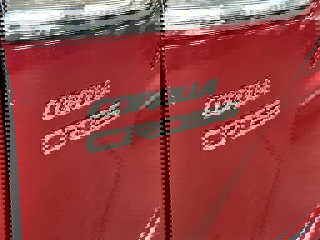 Used 2022 Toyota Corolla Cross LE image 11