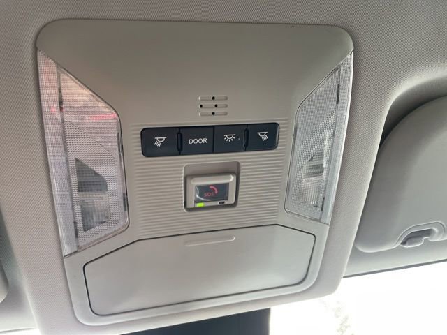 Used 2021 Toyota RAV4 LE image 27