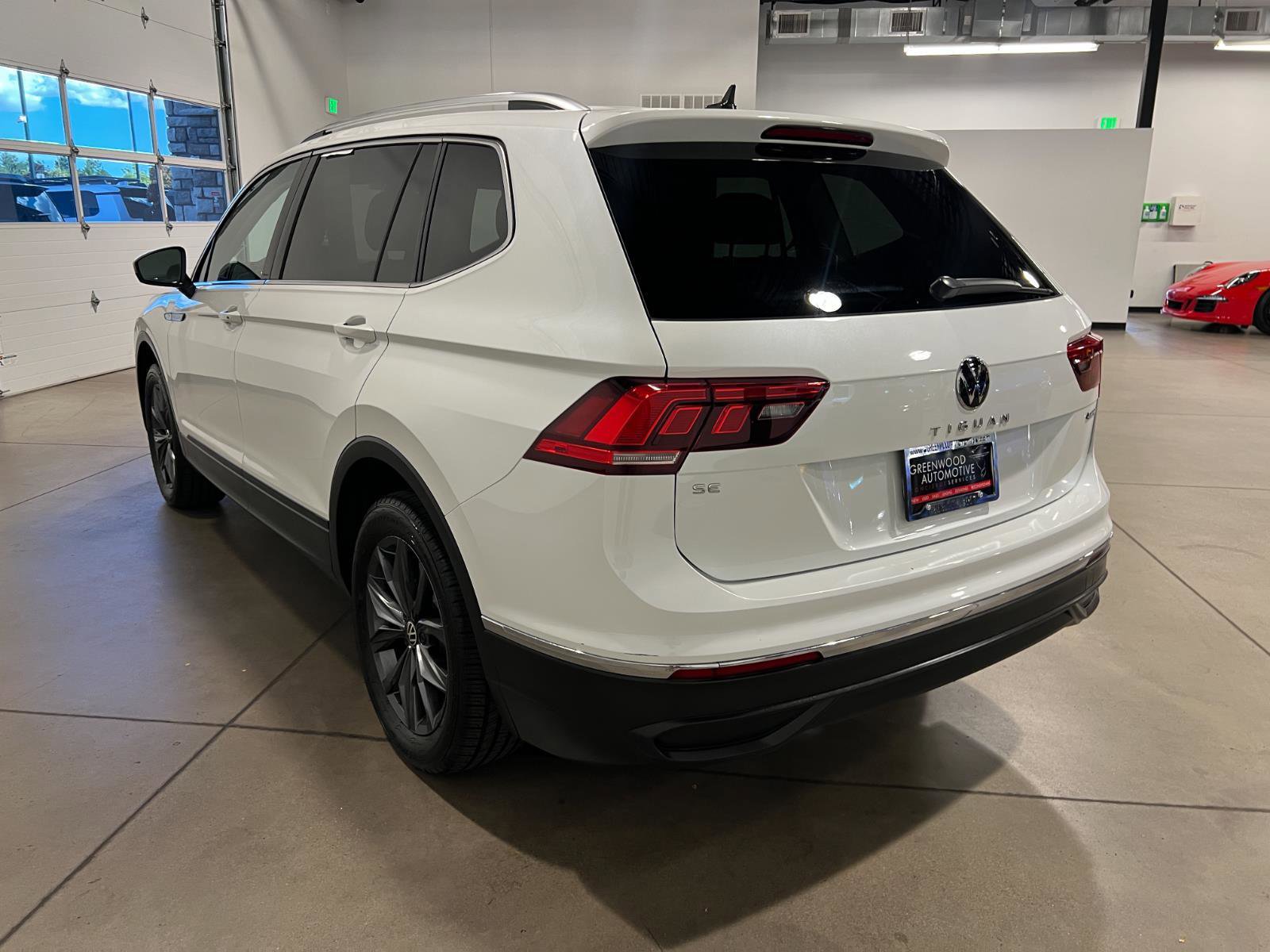 Used 2023 Volkswagen Tiguan SE image 5