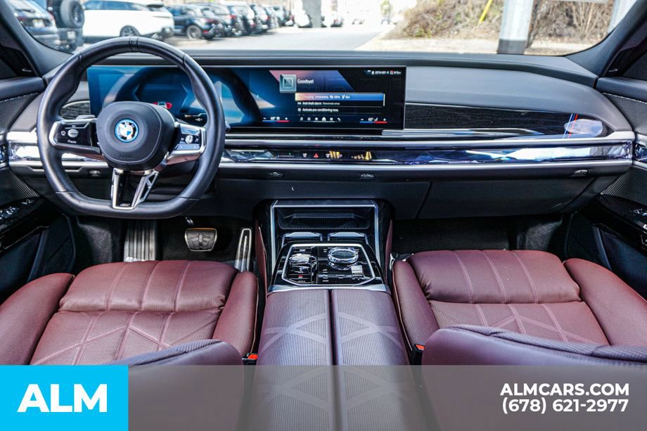 Used 2025 BMW i7 eDrive50 w/ M Sport Package RWD image 27
