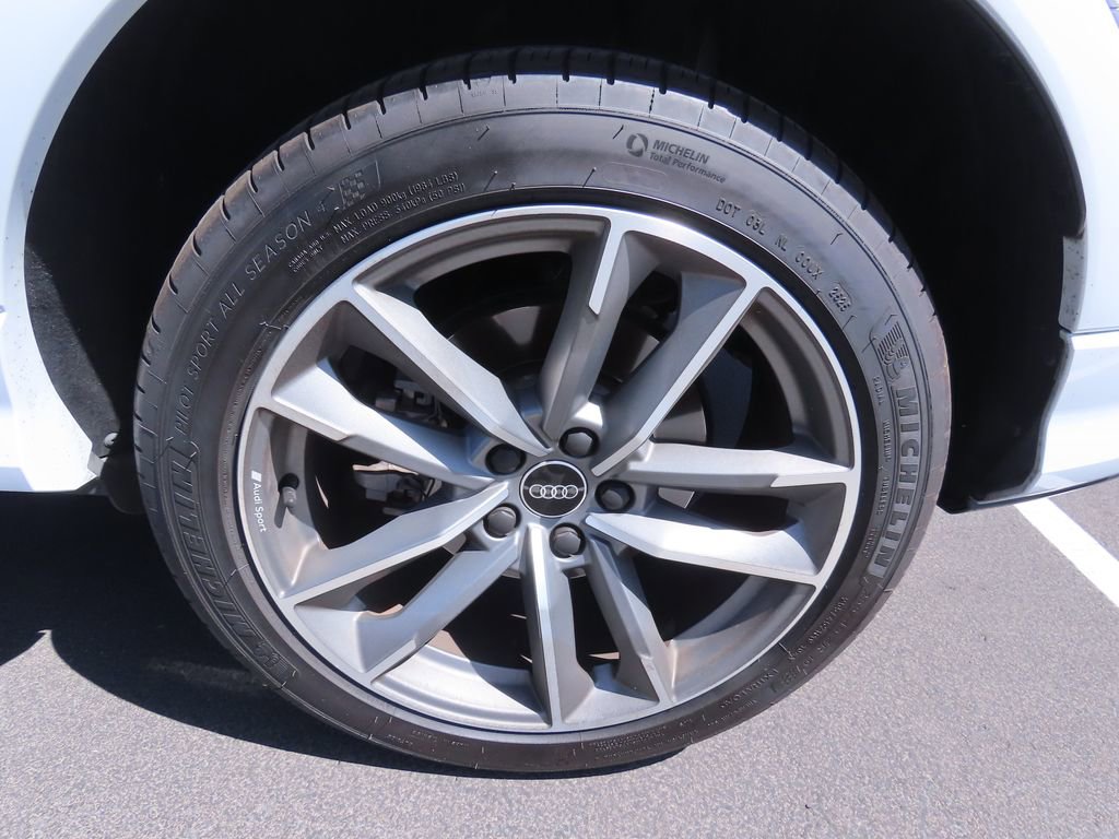 Used 2021 Audi Q3 2.0T Premium w/ Convenience Package AWD/4WD image 16