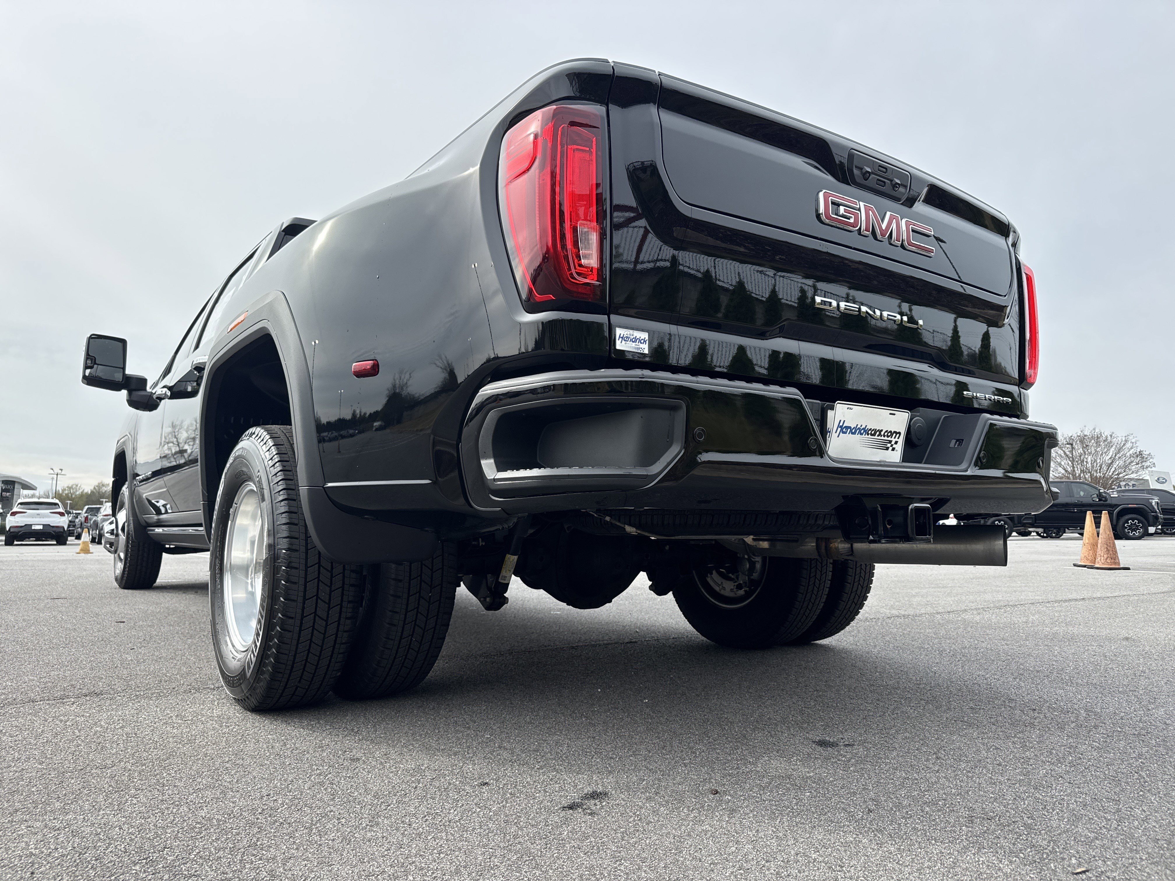 Used 2023 GMC Sierra 3500 Denali w/ Denali Ultimate Package image 8