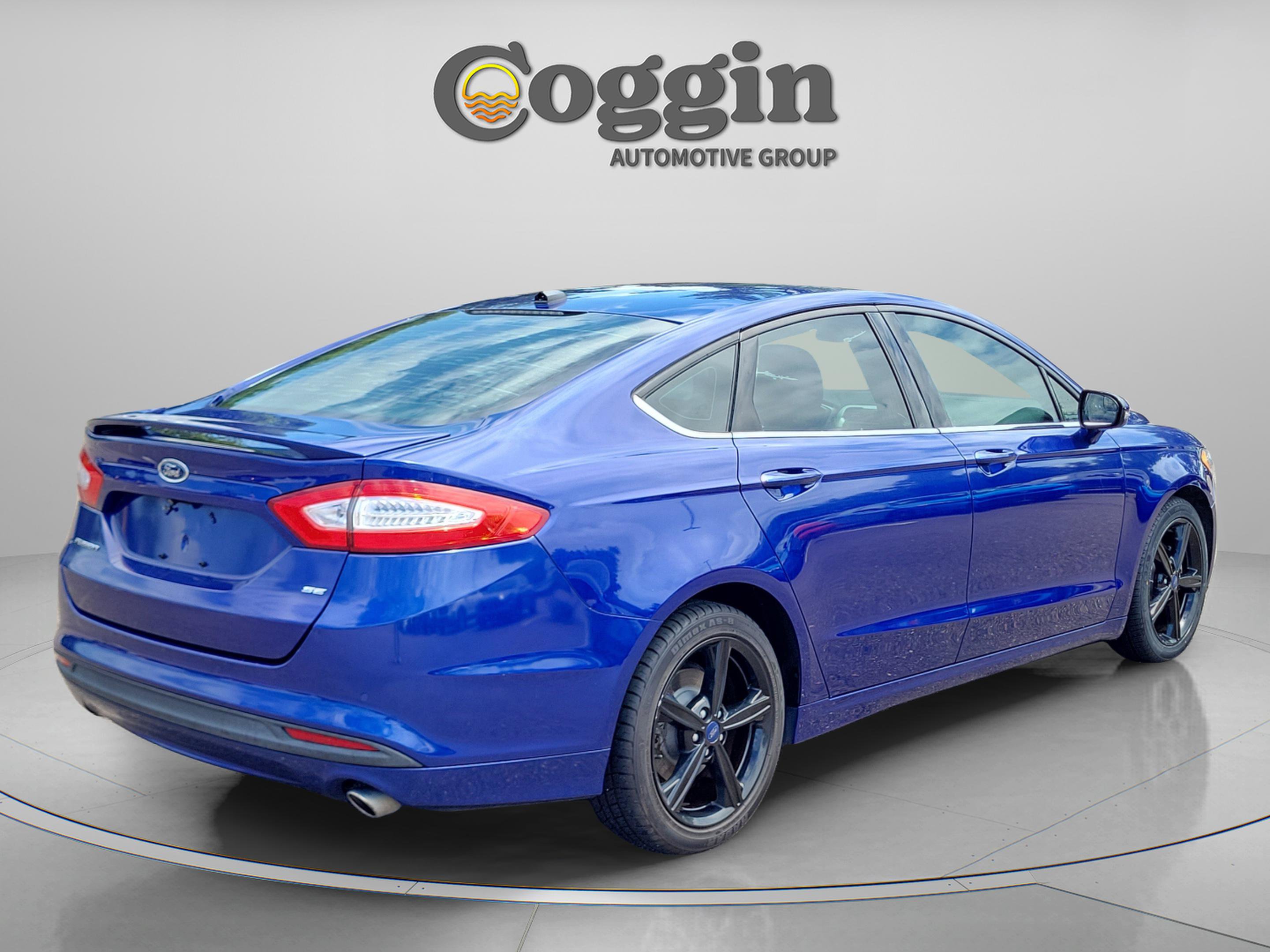Used 2016 Ford Fusion SE FWD image 5