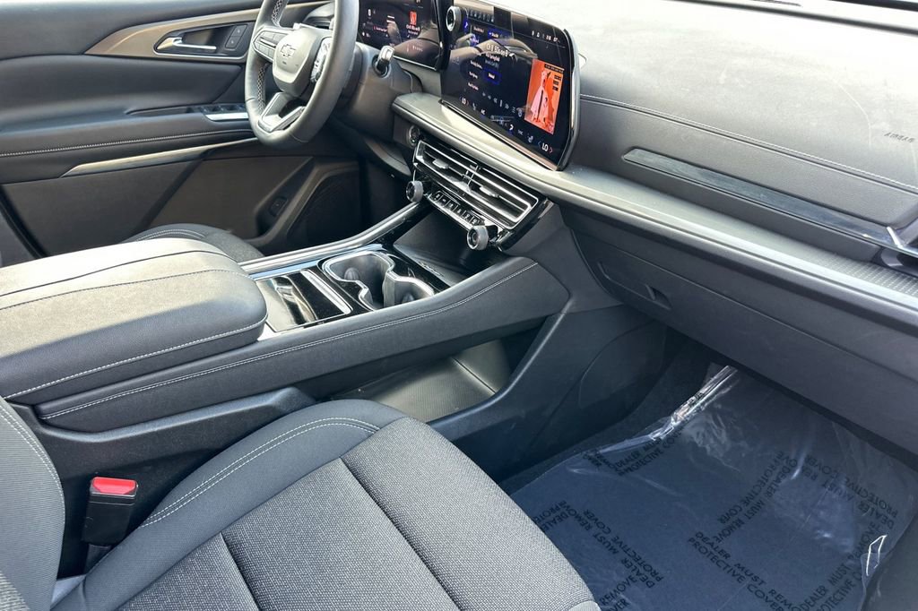 Used 2024 Chevrolet Traverse LT image 18