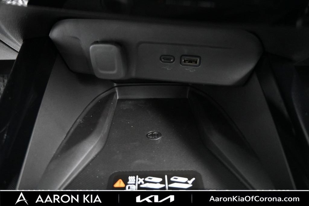 Used 2026 Chevrolet Trax LT w/ Sunroof Package FWD image 26