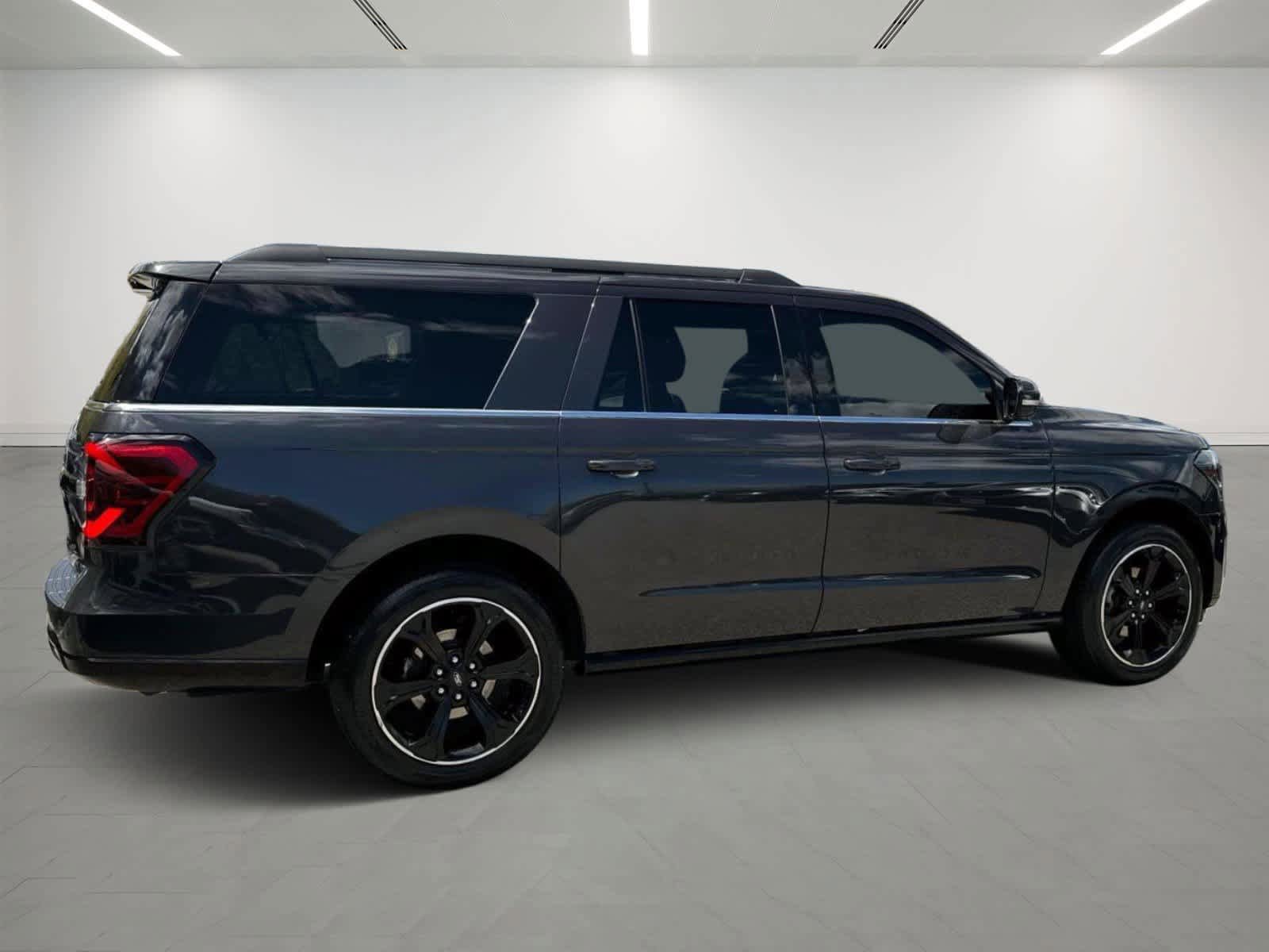 Used 2022 Ford Expedition Max Limited AWD/4WD image 4