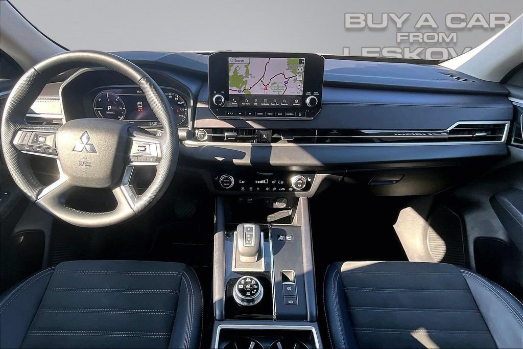 Used 2024 Mitsubishi Outlander 4WD Plug-In Hybrid image 16