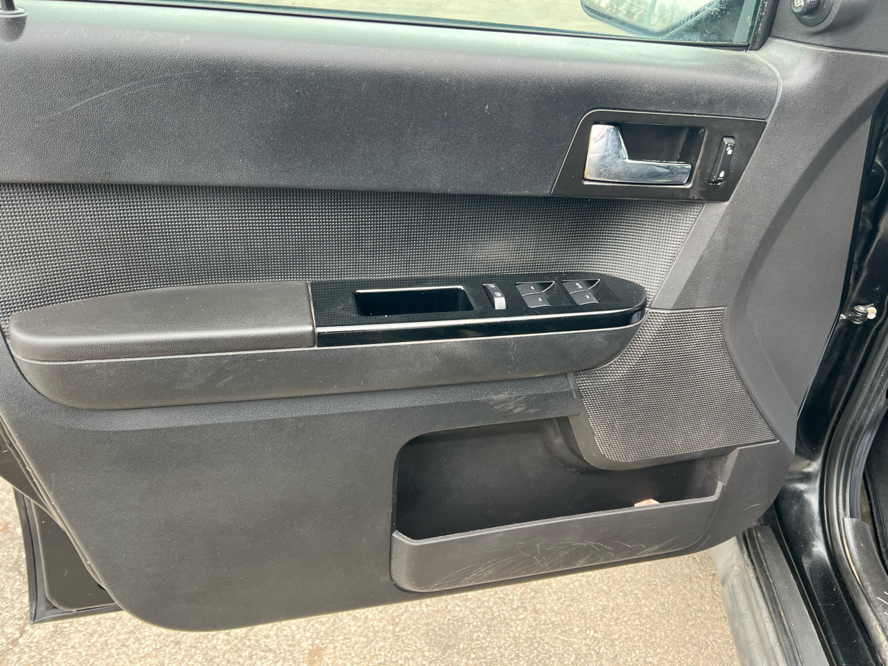 Used 2011 Ford Escape Limited w/ 302A Rapid Spec Order Code image 11