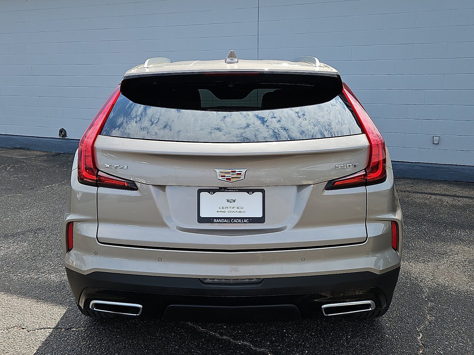Certified 2024 Cadillac XT4 Premium Luxury FWD image 4