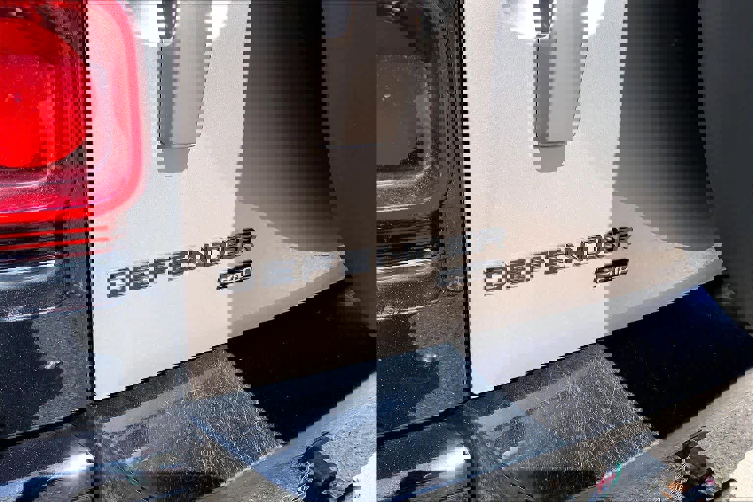 Used 2023 Land Rover Defender 130 X-Dynamic SE image 28