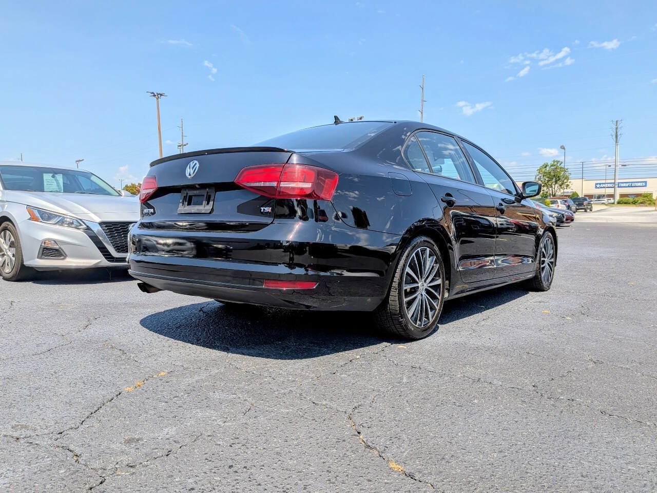 Used 2016 Volkswagen Jetta Sport w/ Lighting Package FWD image 32