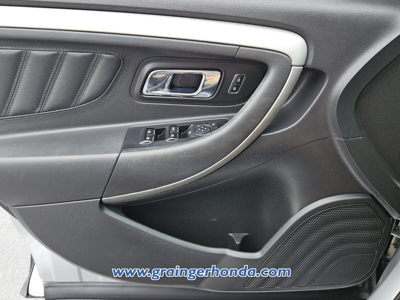 Used 2016 Ford Taurus SEL w/ Equipment Group 201A FWD image 23