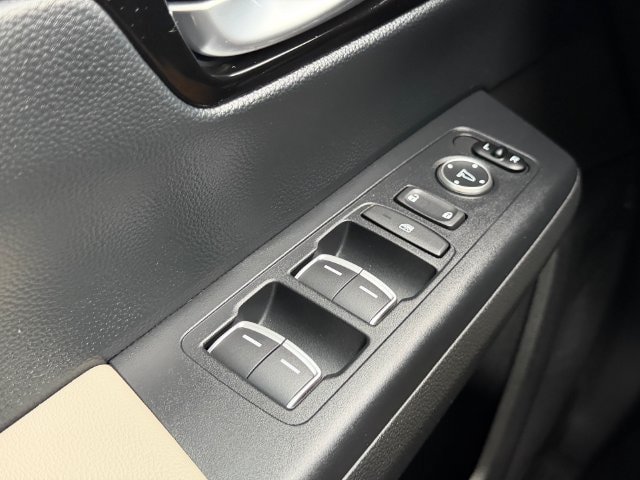 Used 2024 Honda CR-V EX-L image 29