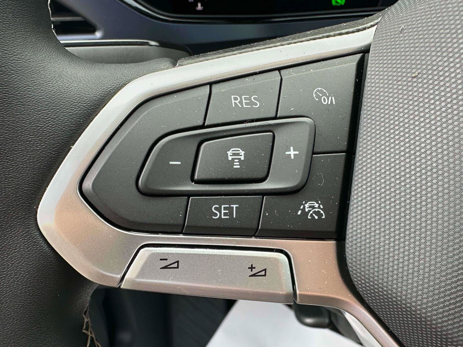 Certified 2023 Volkswagen Taos SE AWD/4WD image 18