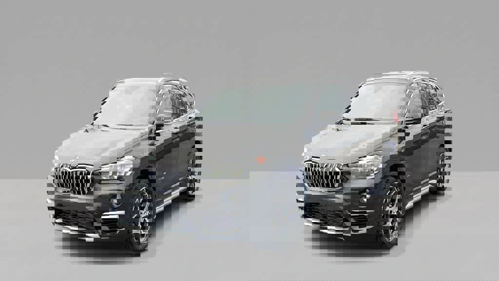 Used 2018 BMW X1 xDrive28i image 1