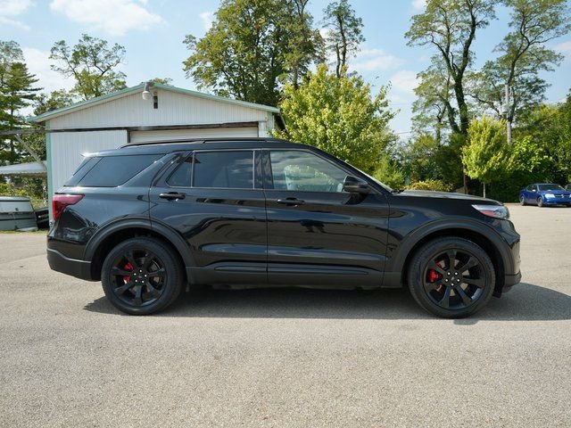 Used 2022 Ford Explorer ST w/ ST Street Pack image 7