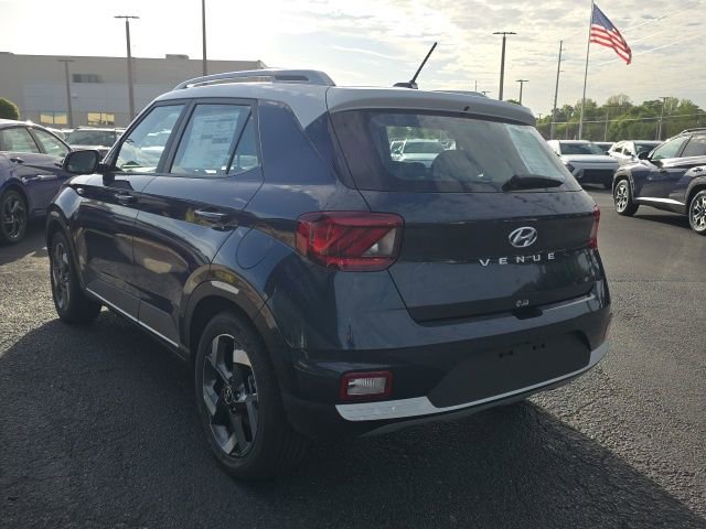 Used 2026 Hyundai Venue SEL image 3
