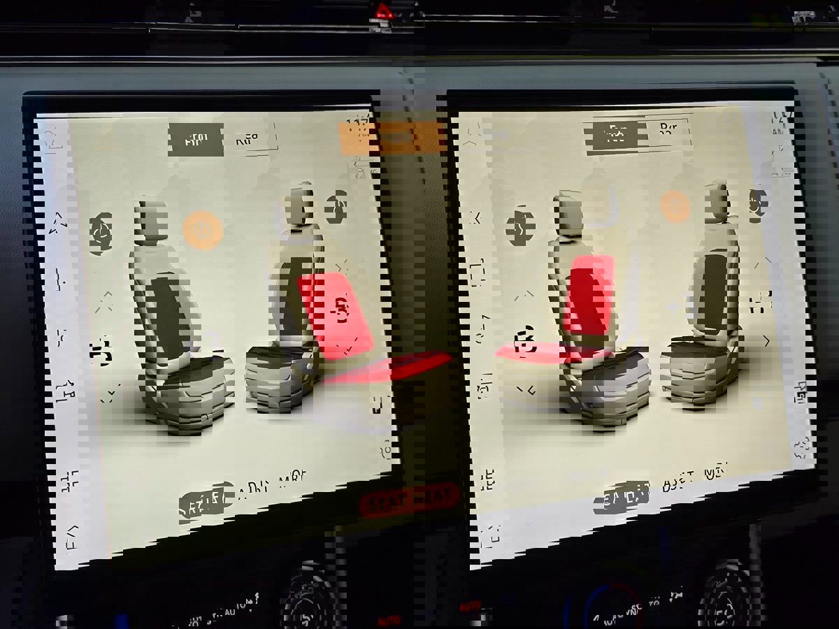 Used 2023 Land Rover Range Rover SE image 35