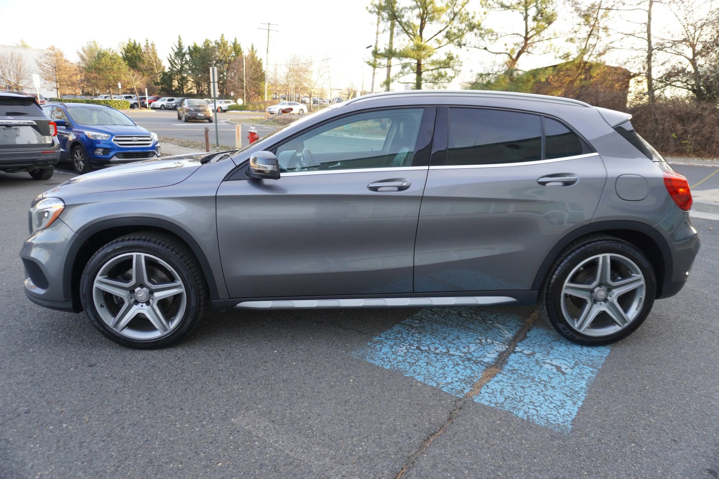 Used 2015 Mercedes-Benz GLA 250 GLA 250 4MATIC Sport Utility 4 image 4