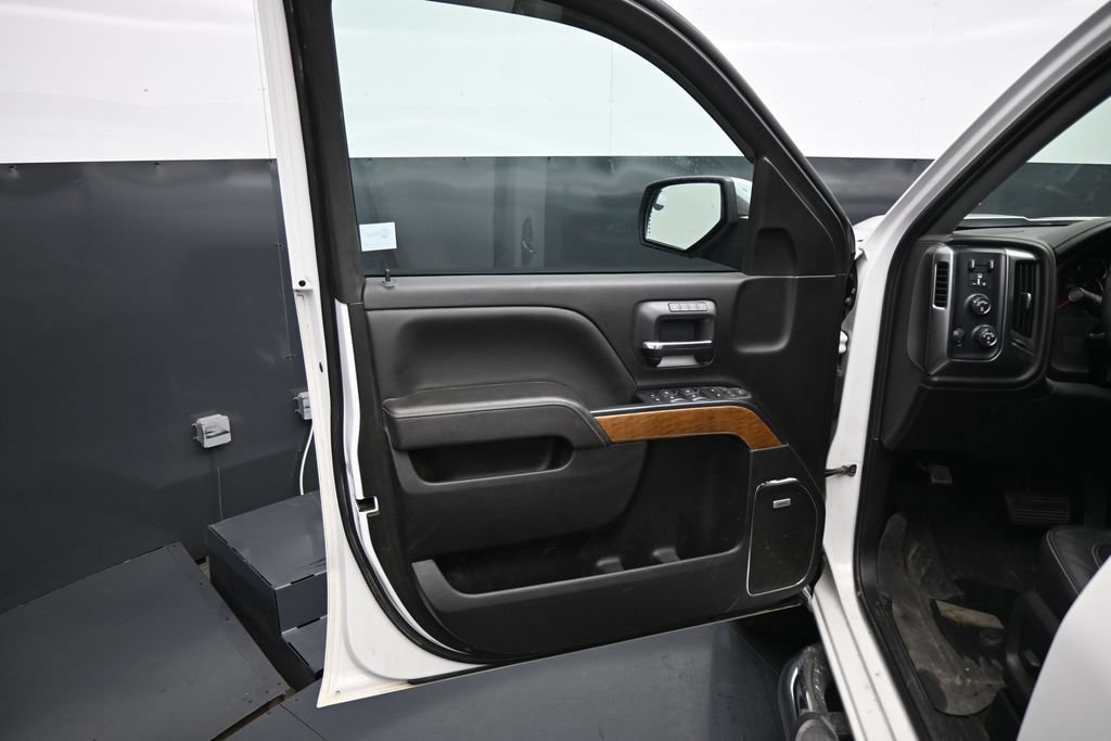 Used 2018 Chevrolet Silverado 1500 LTZ w/ Sport Package AWD/4WD image 11