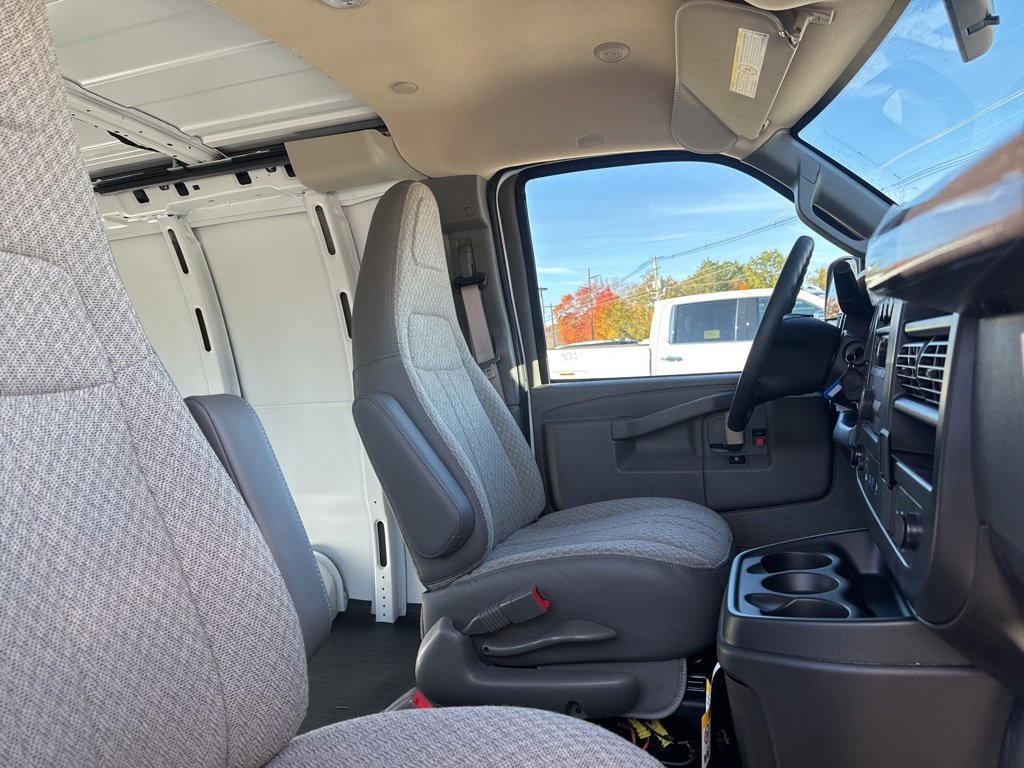 New 2025 GMC Savana 2500 w/ Driver Convenience Package image 11