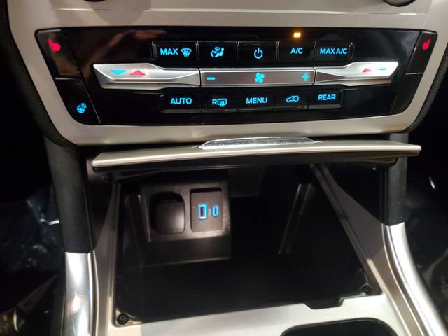 Used 2022 Ford Explorer XLT w/ Equipment Group 202A AWD/4WD image 20