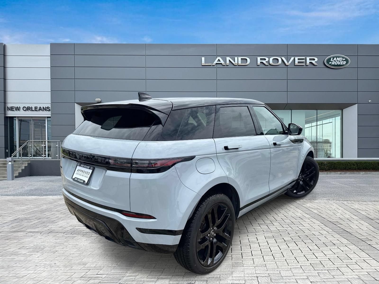 Used 2025 Land Rover Range Rover Evoque Dynamic SE AWD/4WD image 6