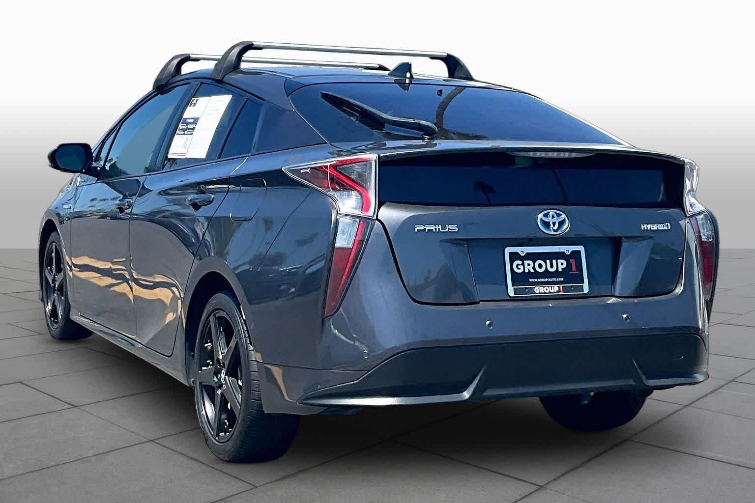 Used 2017 Toyota Prius Three Touring FWD image 11