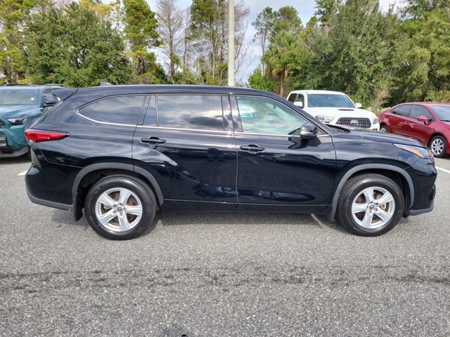 Used 2022 Toyota Highlander L image 9