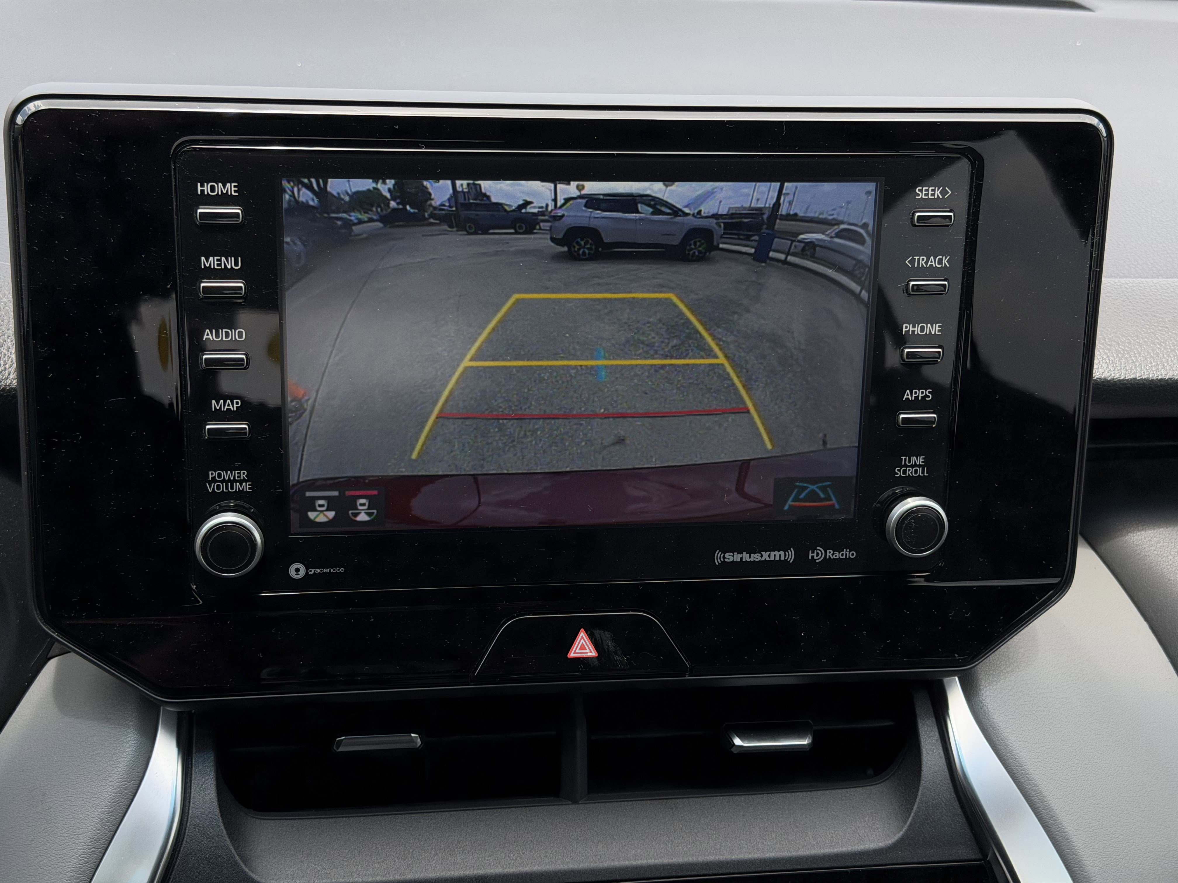 Used 2021 Toyota Venza LE AWD/4WD image 23