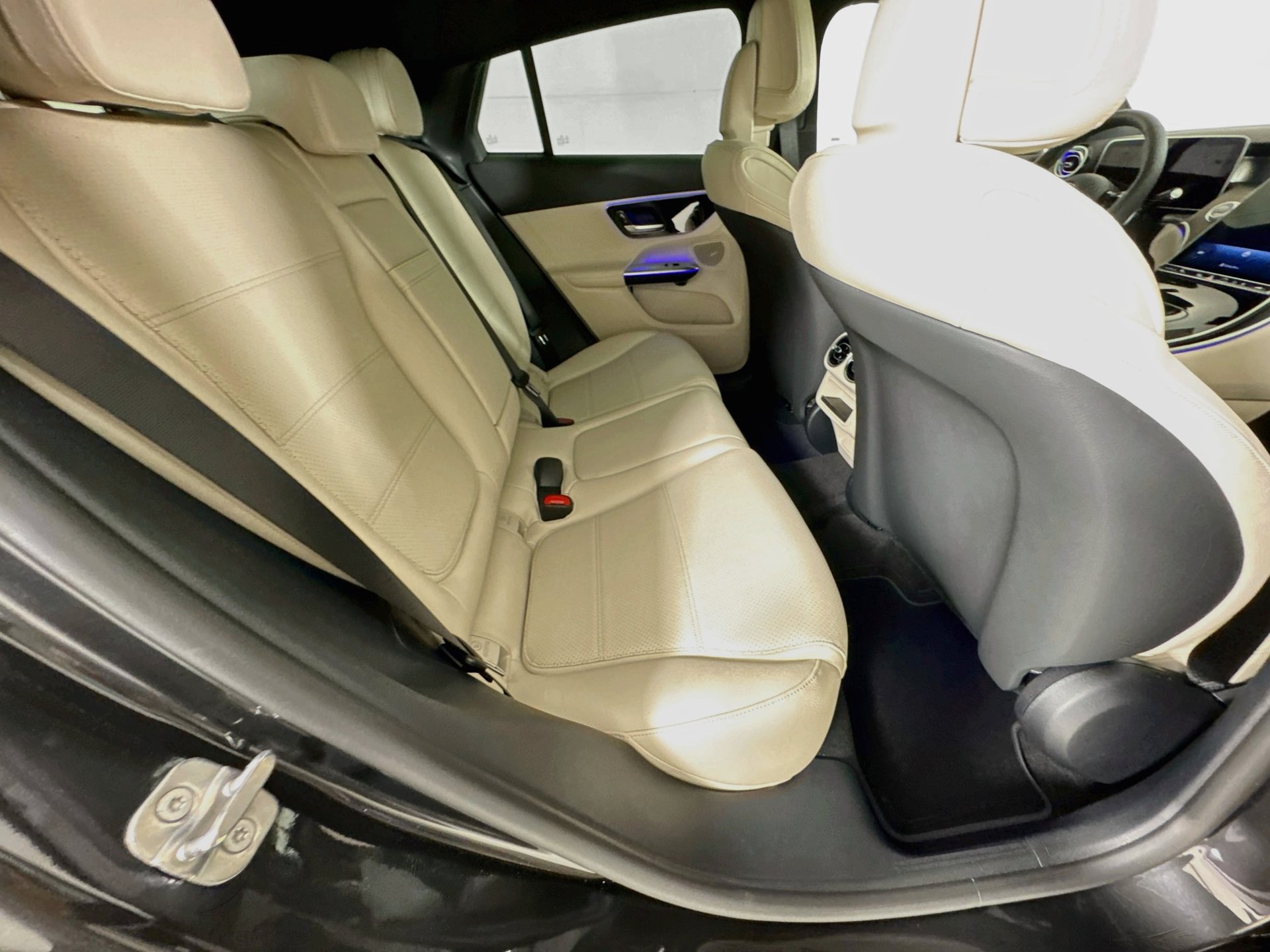 New 2027 Mercedes-Benz GLC 300 4MATIC image 29